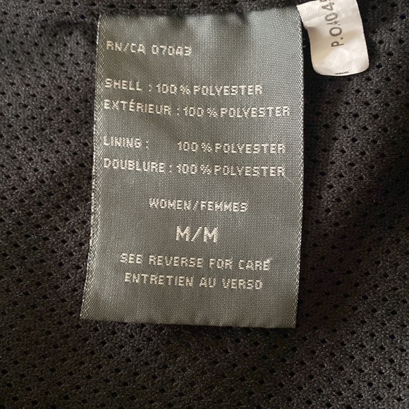 New balance wind breaker jacket 🖤 - Picture 2 of 5